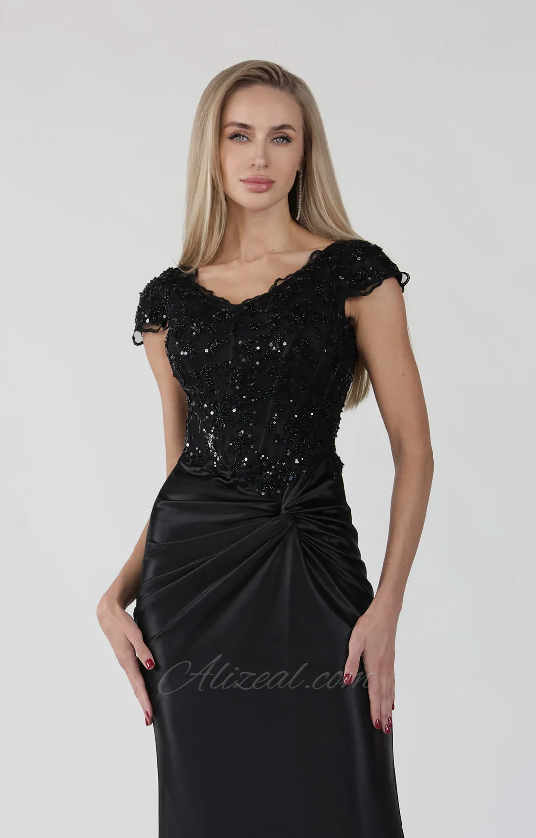 Beaded V-Neck Short Sleeves Mermaid Dresses