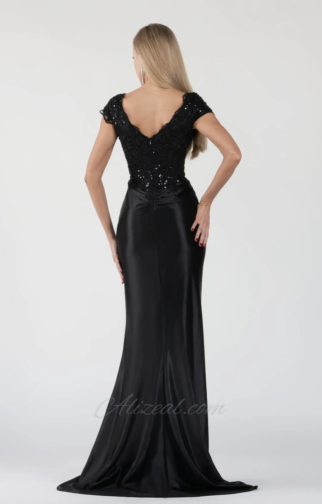 Beaded V-Neck Short Sleeves Mermaid Dresses