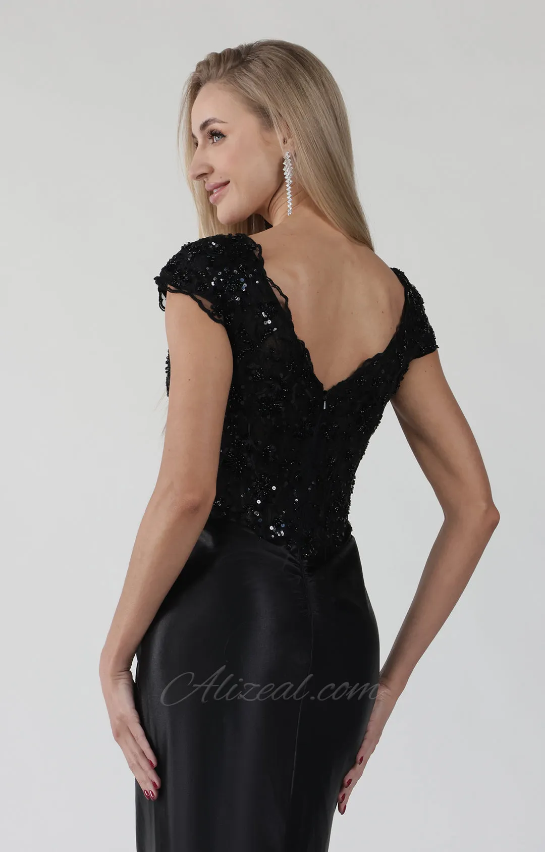 Beaded V-Neck Short Sleeves Mermaid Dresses