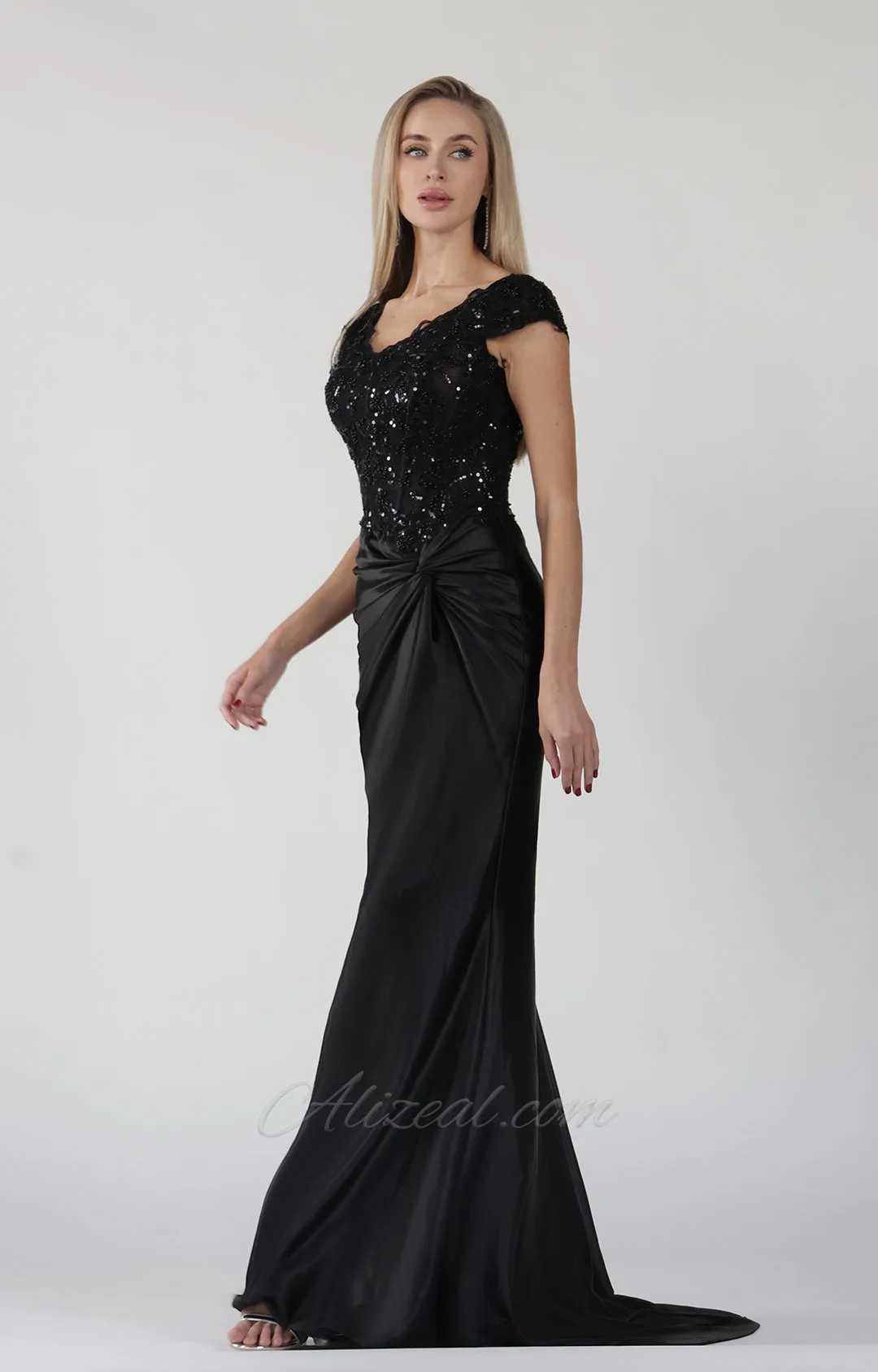 Beaded V-Neck Short Sleeves Mermaid Dresses
