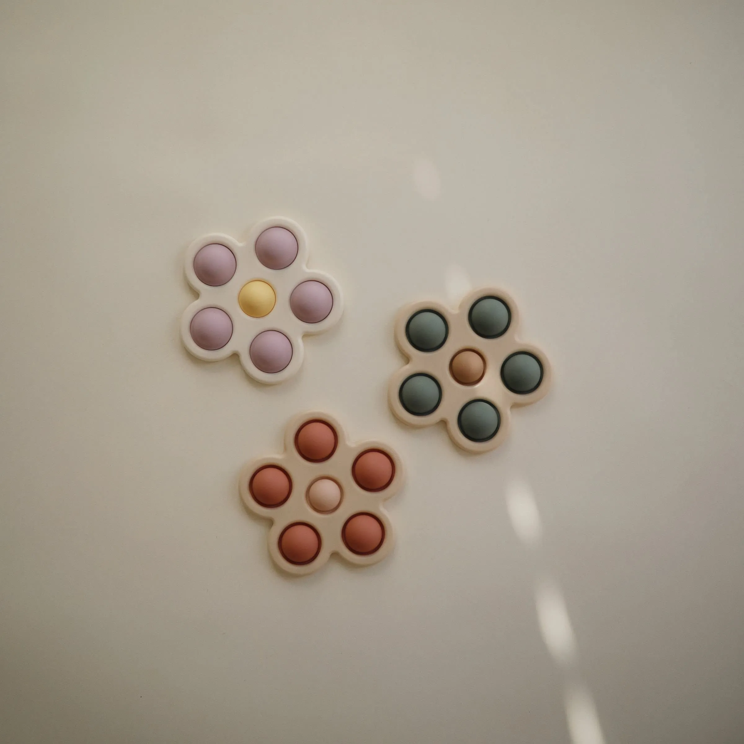 mushie Paint Palette Press Toy