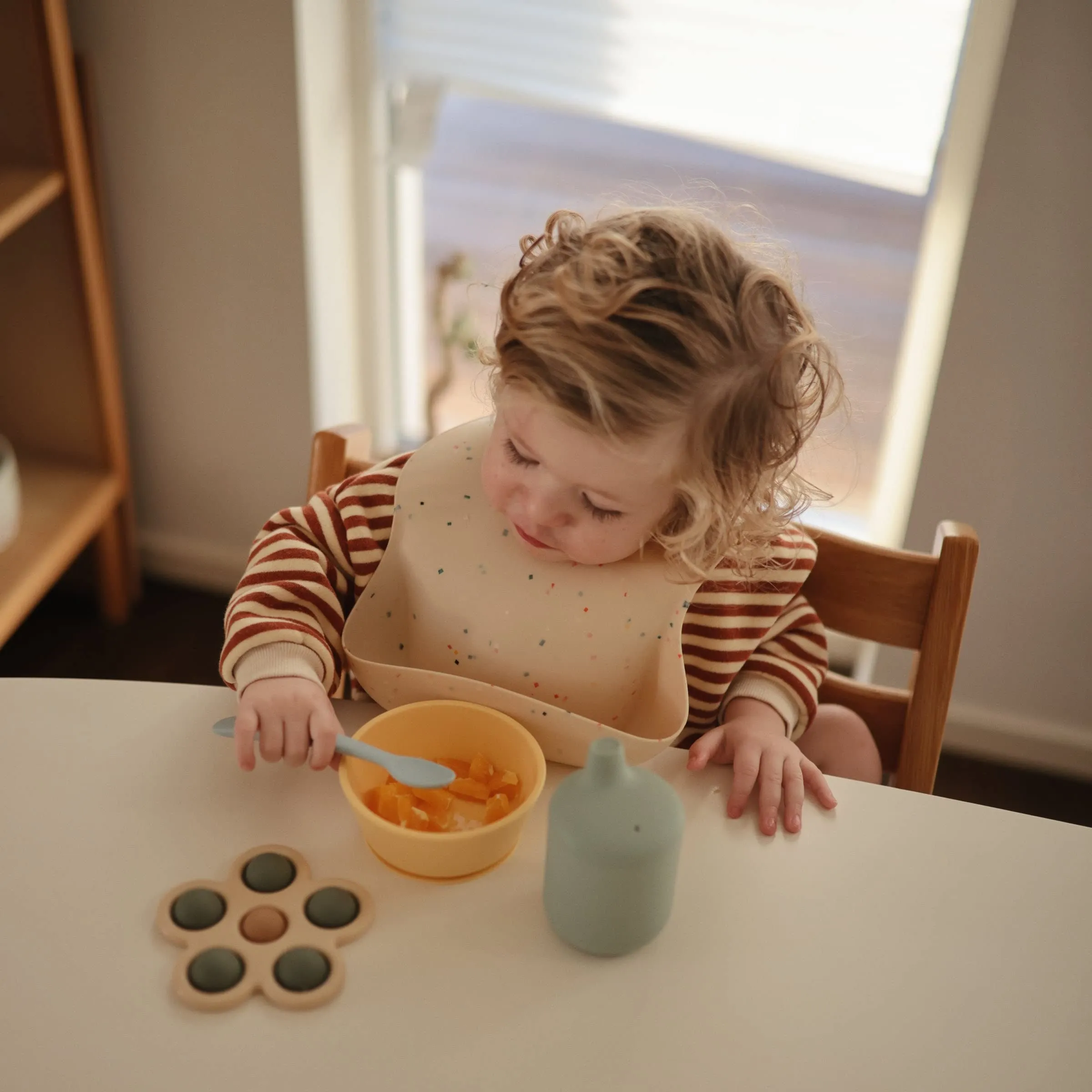 mushie Paint Palette Press Toy
